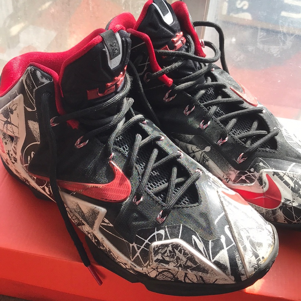 Lebron XI Graffiti